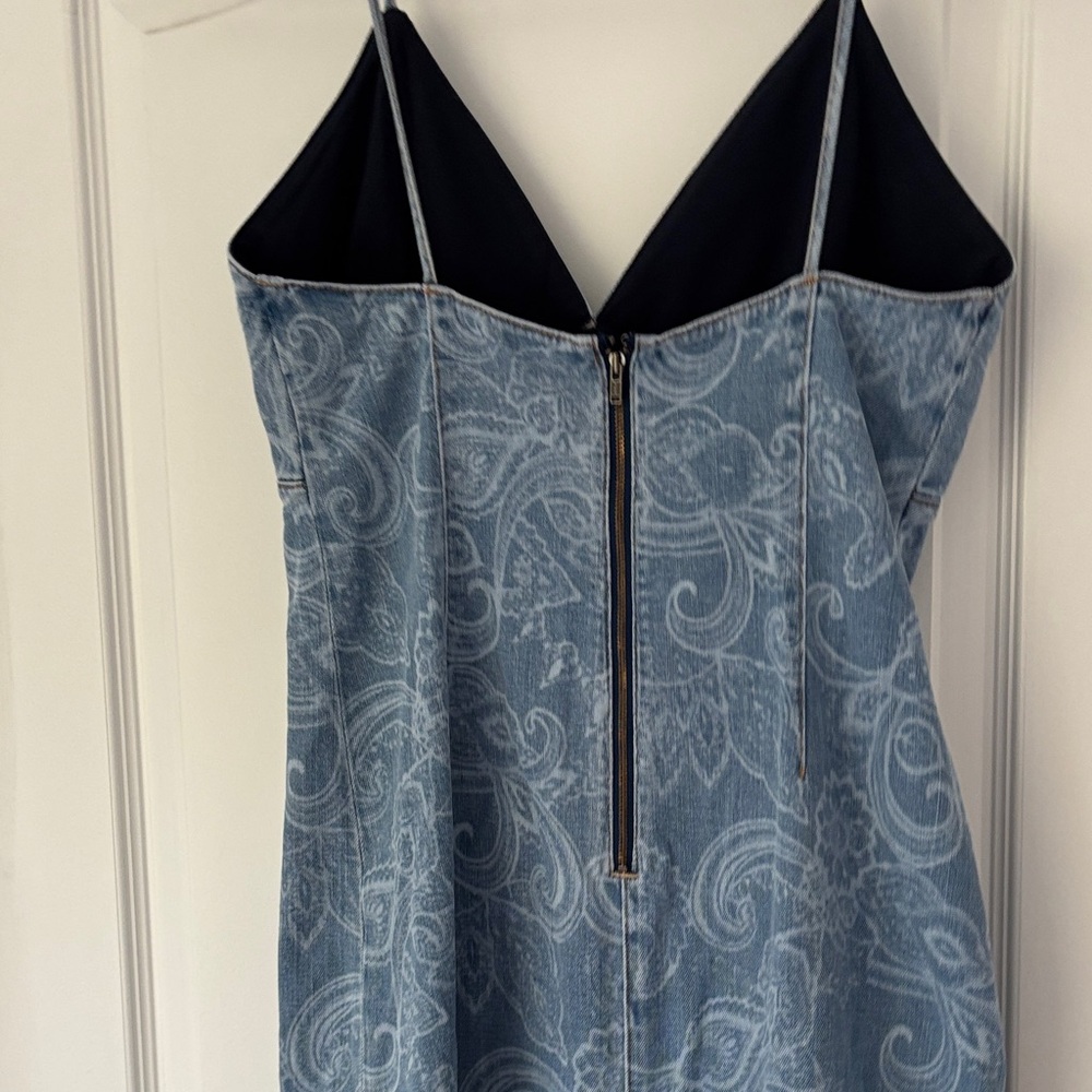 Alice+ Olivia Jeans Blue Paisley Slip Midi Dress with Spaghetti Straps. Size 6 - Picture 4 of 5